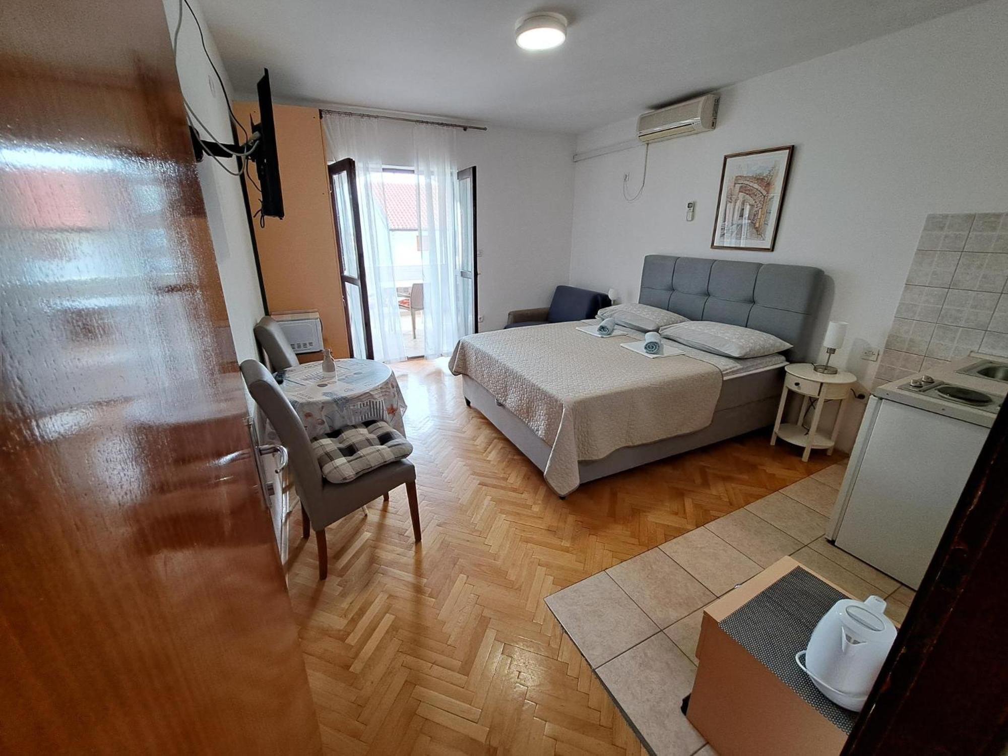 Apartmani R&B Radalj Макарська Екстер'єр фото