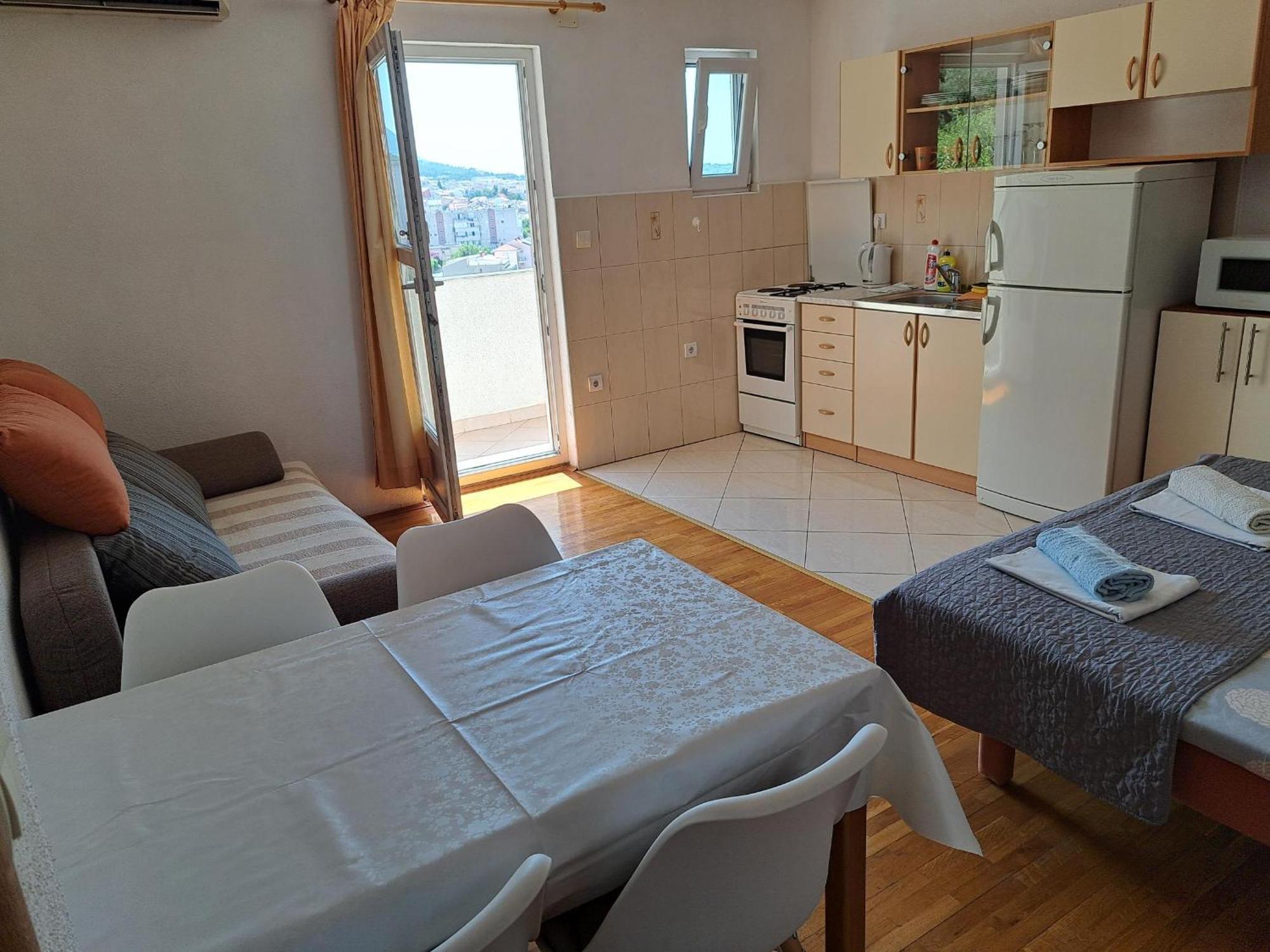Apartmani R&B Radalj Макарська Екстер'єр фото