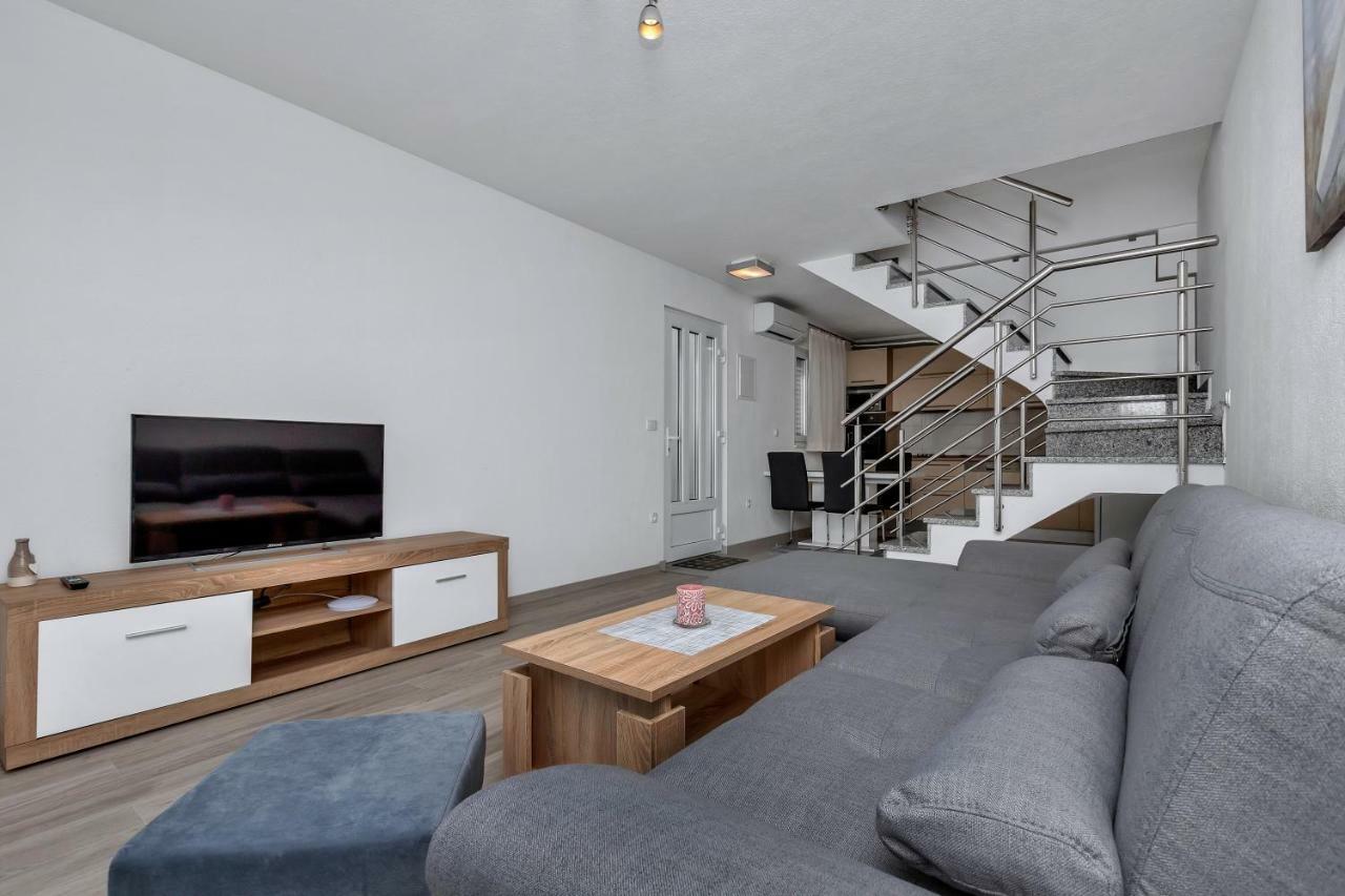 Apartmani R&B Radalj Макарська Екстер'єр фото