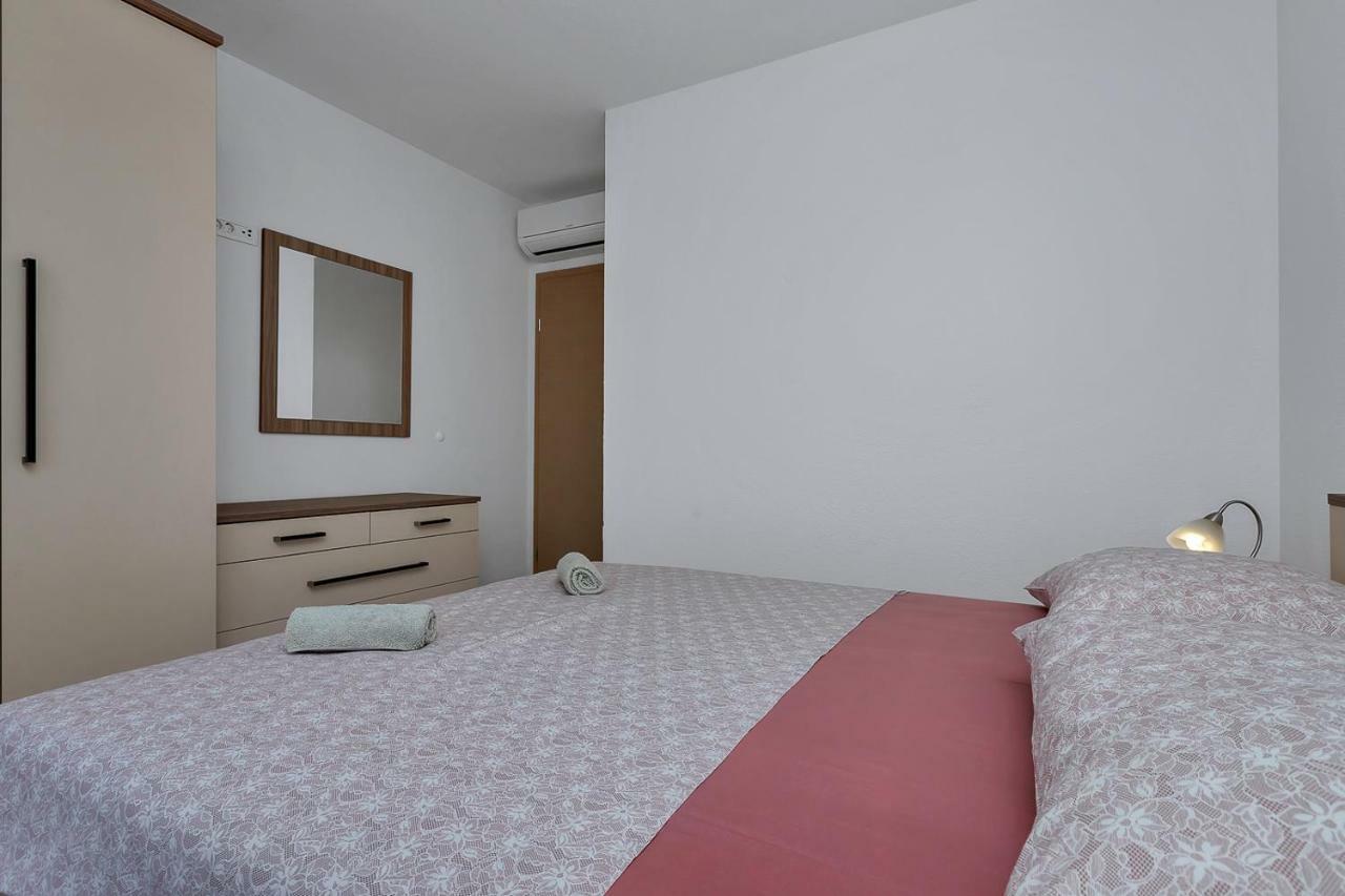 Apartmani R&B Radalj Макарська Екстер'єр фото